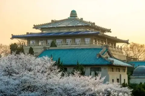 武汉大学生命科学院-亚搏物业管理平台系统服务案例